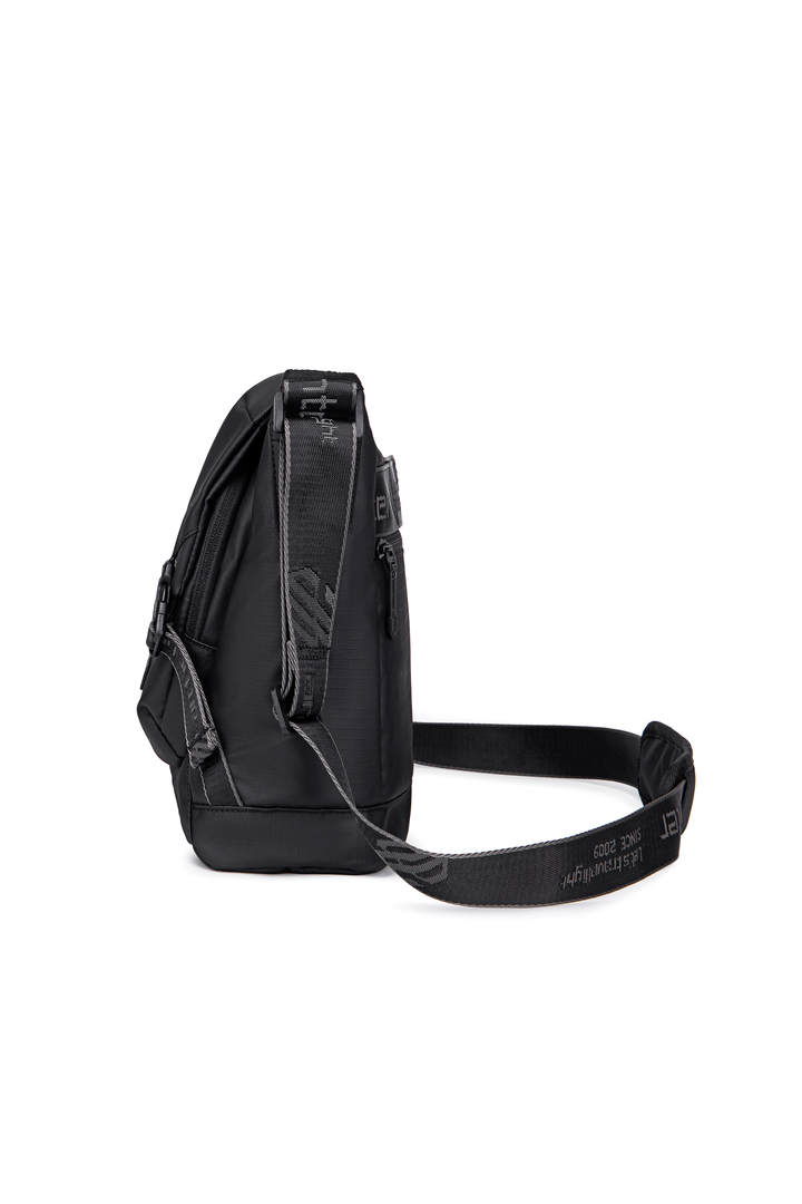 ARCTIC HUNTER K00528 | Maletin tipo Cartero impermeablera - Arctic Hunter Store