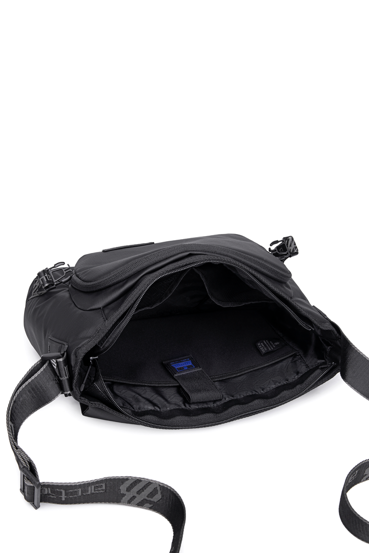 ARCTIC HUNTER K00528 | Maletin tipo Cartero impermeablera - Arctic Hunter Store
